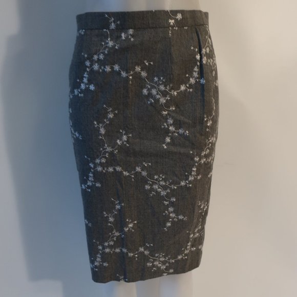 Womens Escada Margaretha Ley Gray White Embroidered Wool Pencil Skirt 40 US/M * - Picture 1 of 8